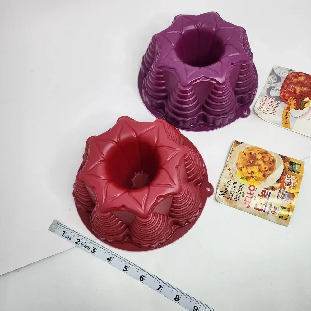 Jello‎ Molds Bundt Christmas Holiday Fruit Cake Salad - Lot of 2